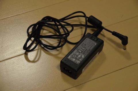 XS35 V2 ACアダプター