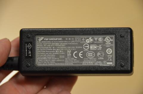 XS35 V2 ACアダプター ズーム