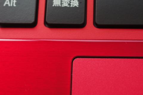 パームレスト・キーボード・タッチパッド