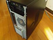 本体外装3:メンテナンスカバー側に吸気口があります