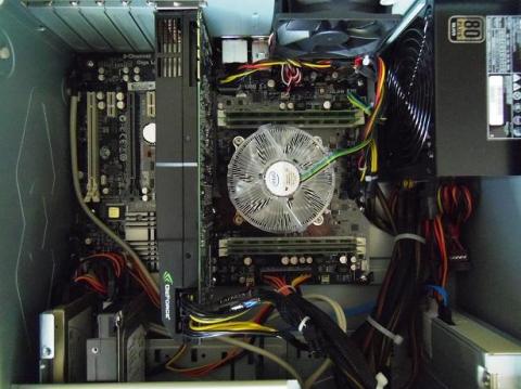 本体内部1:すっきりとした印象の内部