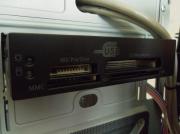 周辺機器3:複数のメモリーカードに対応した「マルチカードリーダー」