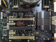 マザーボード2:「PCI Express 3.0」に対応したスロットを装備する