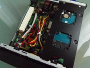 搭載されているハードディスクを取り外す