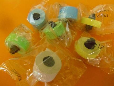 目的や用途によってテープの色や幅を使い分けることができる