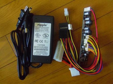 高級部品基盤のVRMとCapacitor採択の120W級DCボードとIntel ATOM CPU用に最適化した60W級のアダプタで構成されたノイズゼロの電源セット