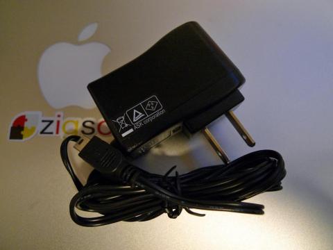 付属ACアダプタ