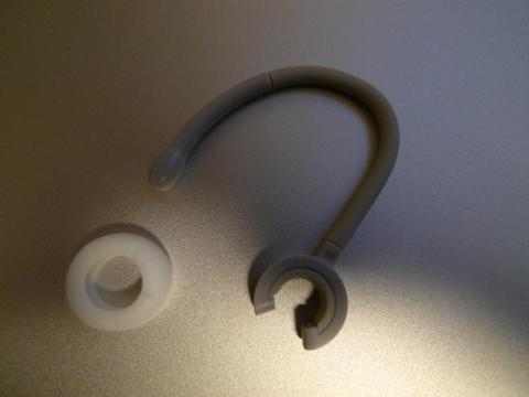 付属部品(脱落防止部品とイヤーチップ大)