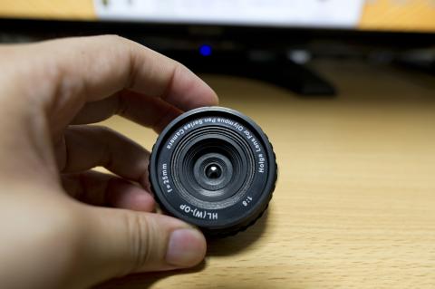 HOLGAのカメラに付いているレンズの雰囲気をかもし出してますねw