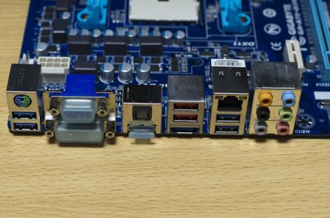 PS2ポートがよく有る分岐させるタイプなんですね。