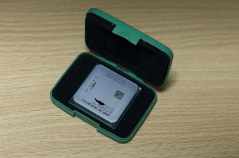 ケースを開けるとそこにはA8-3850さんがw