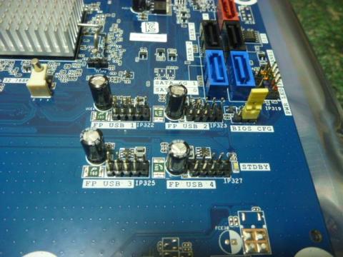 フロントUSB端子