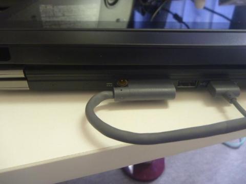 ACアダプタとの接続部