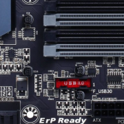 GA-Z87MX-D3Hでは、フロントUSBヘッダがOn/Off Charge 2対応を示す赤になっている