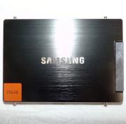 固定用突起をつけたところ