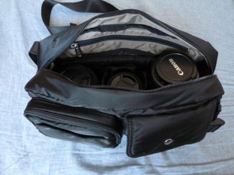 クッションボックスを入れてカメラバッグにも・・・