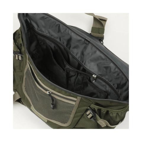 ポケットも多いです。