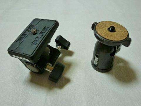 左がミニIIの2ウェイ雲台、右は自由雲台SBH-100