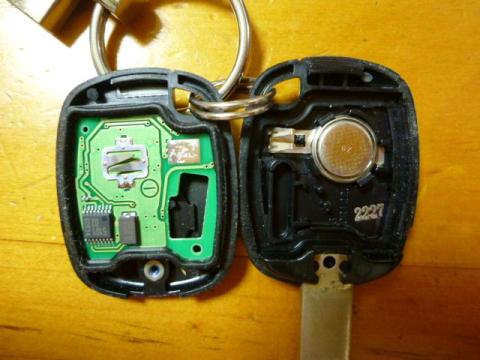 ビス1本で簡単交換!