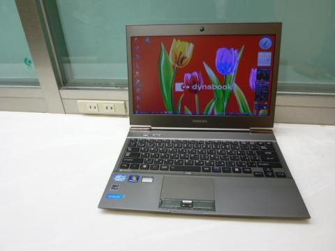 駅待合室でも電源使用可能