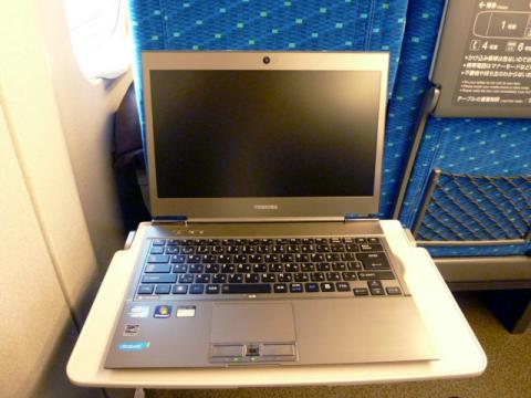 N700は、テーブルが大きく余裕がある