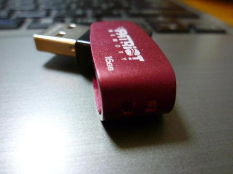 ストラップホール付き