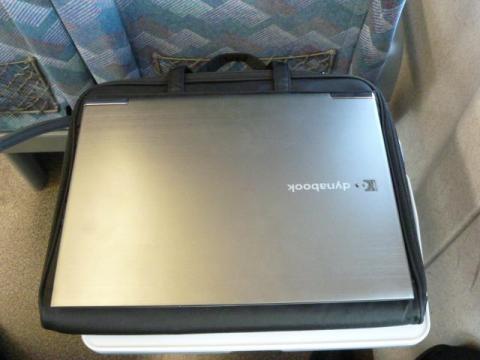 13.3型のウルトラブックに程良い大きさ