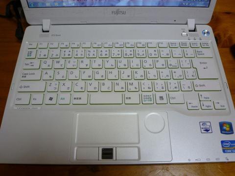 アイソレーションタイプのキーボード