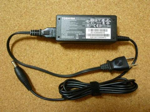 R631のACアダプタ(ショートACコードに交換済み)