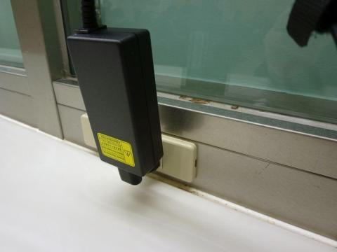 壁のコンセントに直接挿せる。