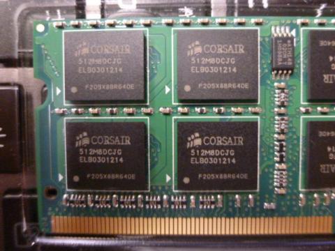 CORSAIRロゴのチップを搭載する