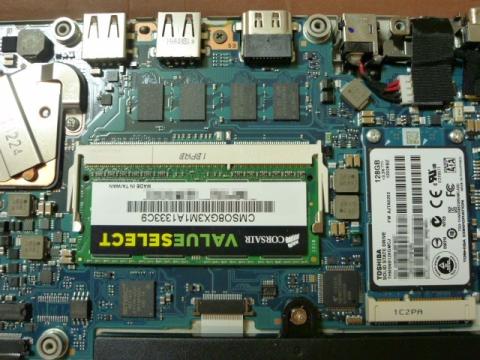 換装後(右はSSD)