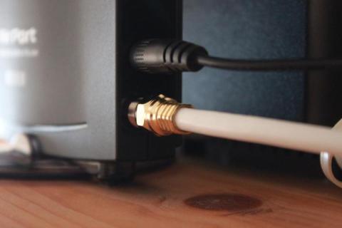 アンテナを接続