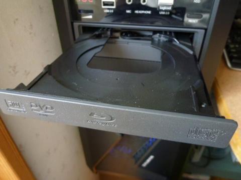 トレイもブラックです