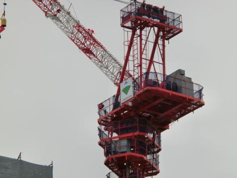 望遠端(300mm相当)