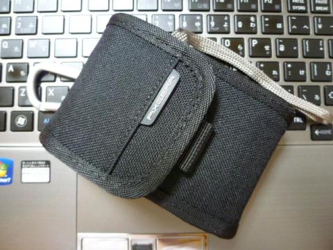 カラビナ付きケース