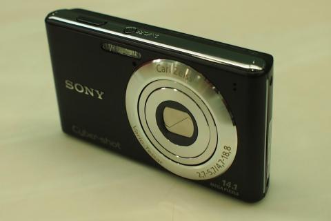 初のソニー製コンデジ