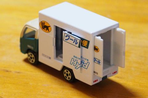 スライドドアと背面ドアは開閉可能