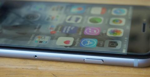 スリープボタンは右側面に・・・