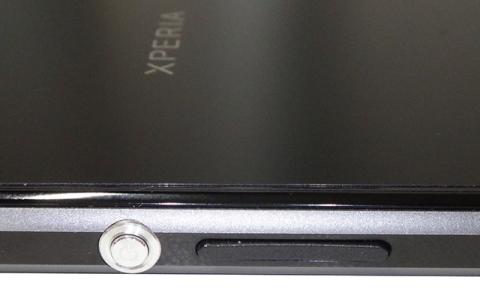 電源ボタンとボリュームスイッチ