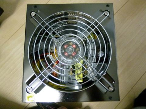 14cmの大きなファン