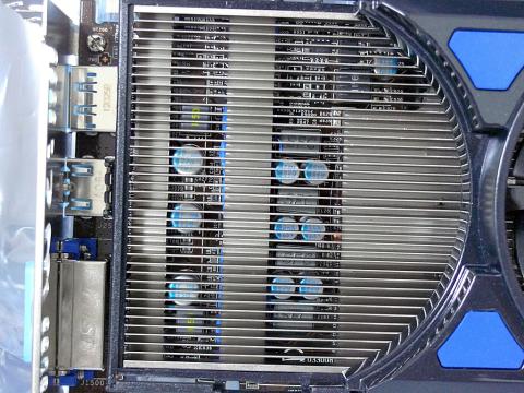 拡大すると基盤が見える