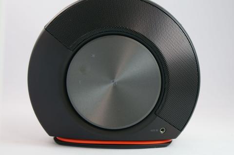 右スピーカー内側面