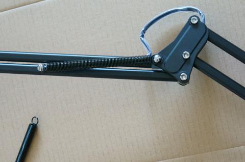 中間ジョイントとスプリング