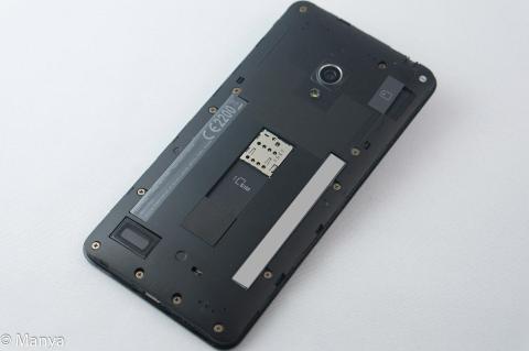 背面カバーを外したところ