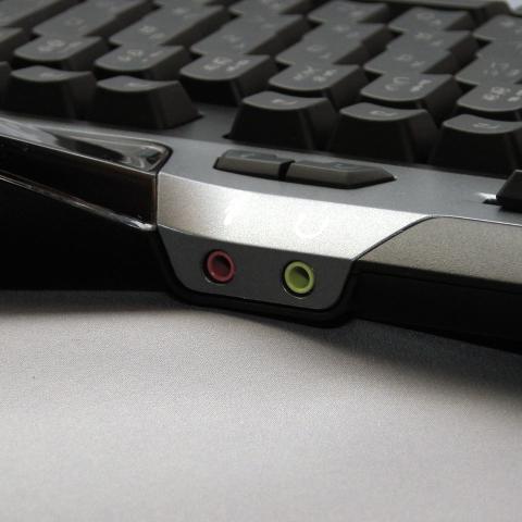 音声入出力端子