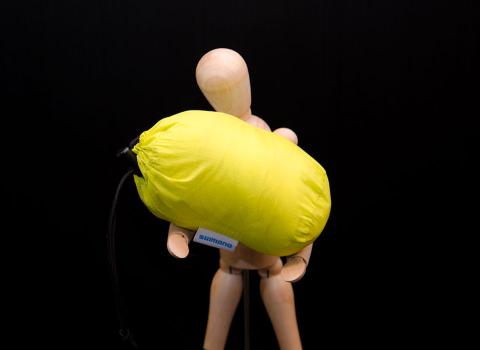 人形が持てちゃう程かるい