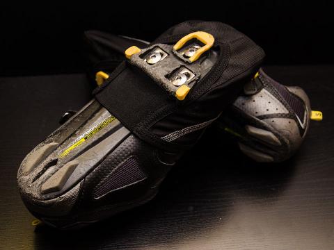 _クリートに引っかけてます。