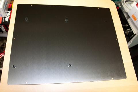 側板に付けていきます。