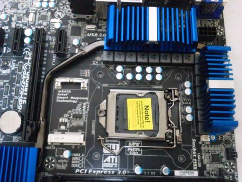 CPUソケット周辺